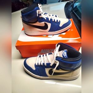 10.5 Jordan 1s storm blue